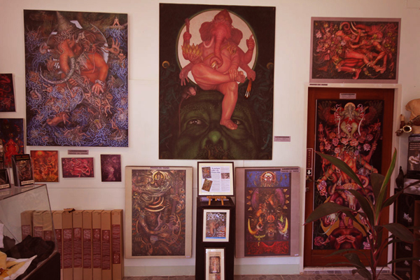 Fantasy Painting Artist Veerachan Usahanun Studio inside19